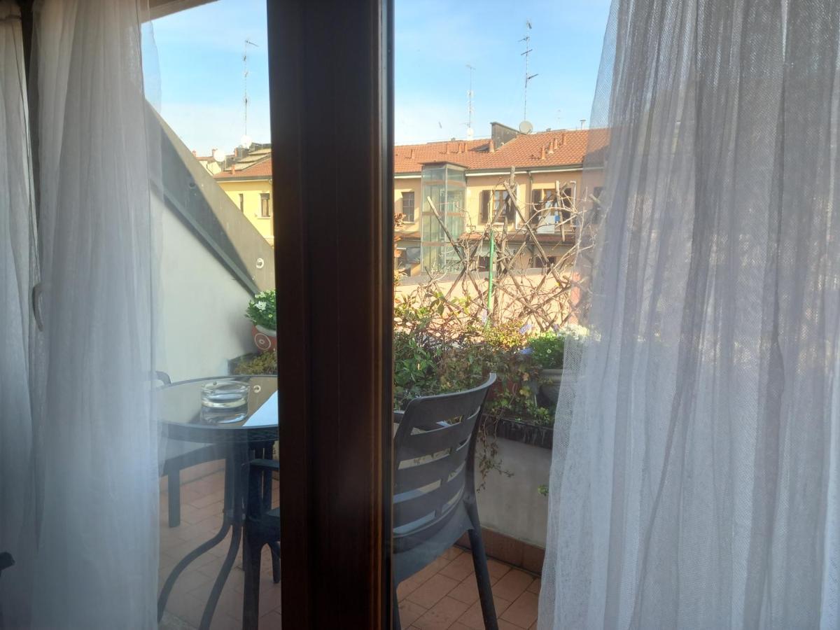 The Boheme Vintage Junior Suite ---- Cozy & Quiet & Comfortable With Private Bathroom & Fully Equipped Kitchenette & Cozy Balcony - Lift To 4Th Floor - Metro' Verde -Green Subway Porta Genova Milano Eksteriør bilde