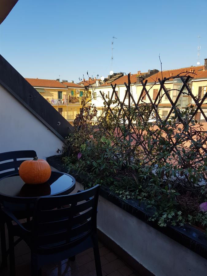 The Boheme Vintage Junior Suite ---- Cozy & Quiet & Comfortable With Private Bathroom & Fully Equipped Kitchenette & Cozy Balcony - Lift To 4Th Floor - Metro' Verde -Green Subway Porta Genova Milano Eksteriør bilde